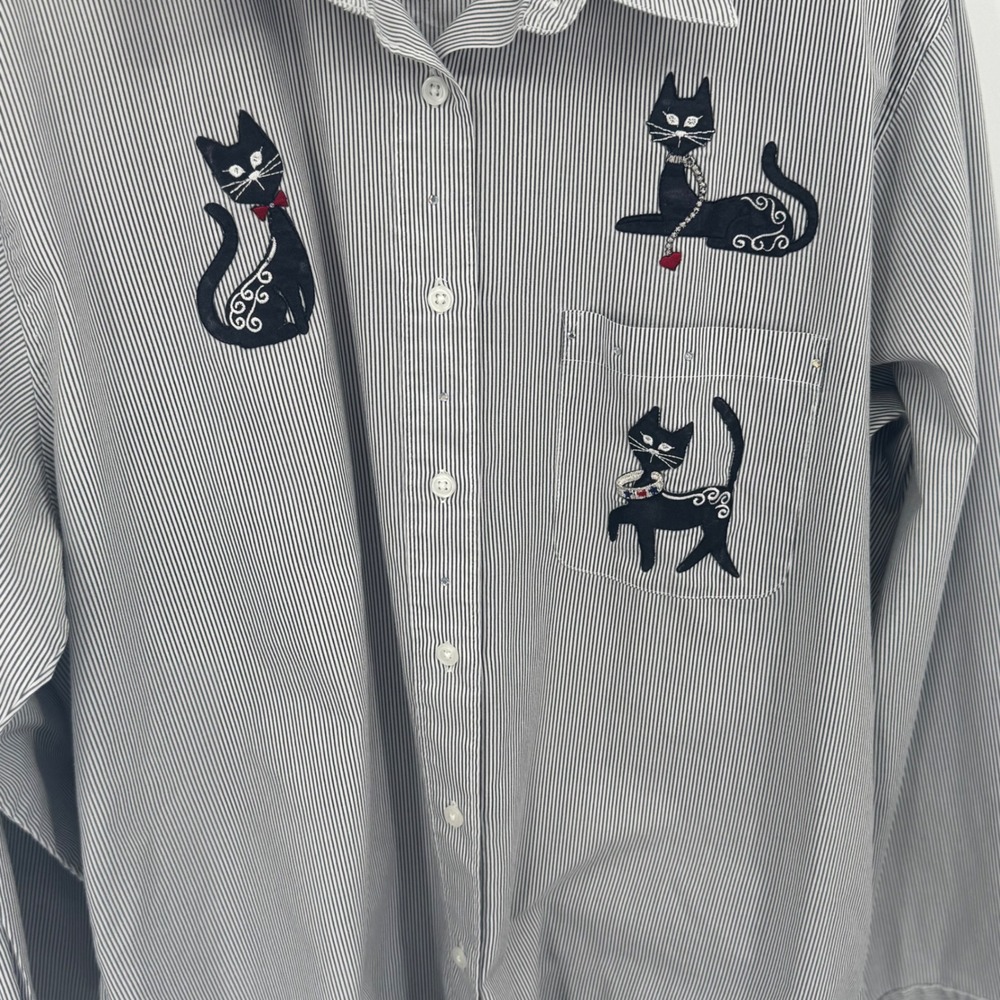 Get Lucky Women's Vintage Cat Shirt Gray White‎ Stripes Jeweled Accents Size L - Picture 3 of 16
